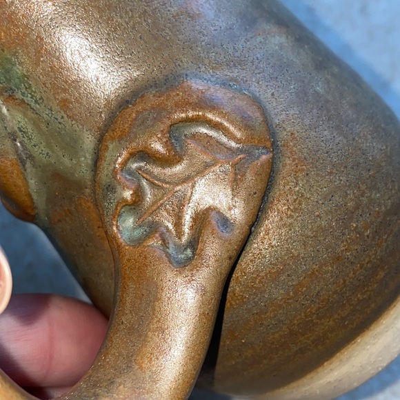 Handcrafted Rustic Brown Ceramic Mug artist signed - Picture 4 of 9